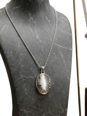 Genuine Cat's Eye Stone Necklace with Filigree Accents